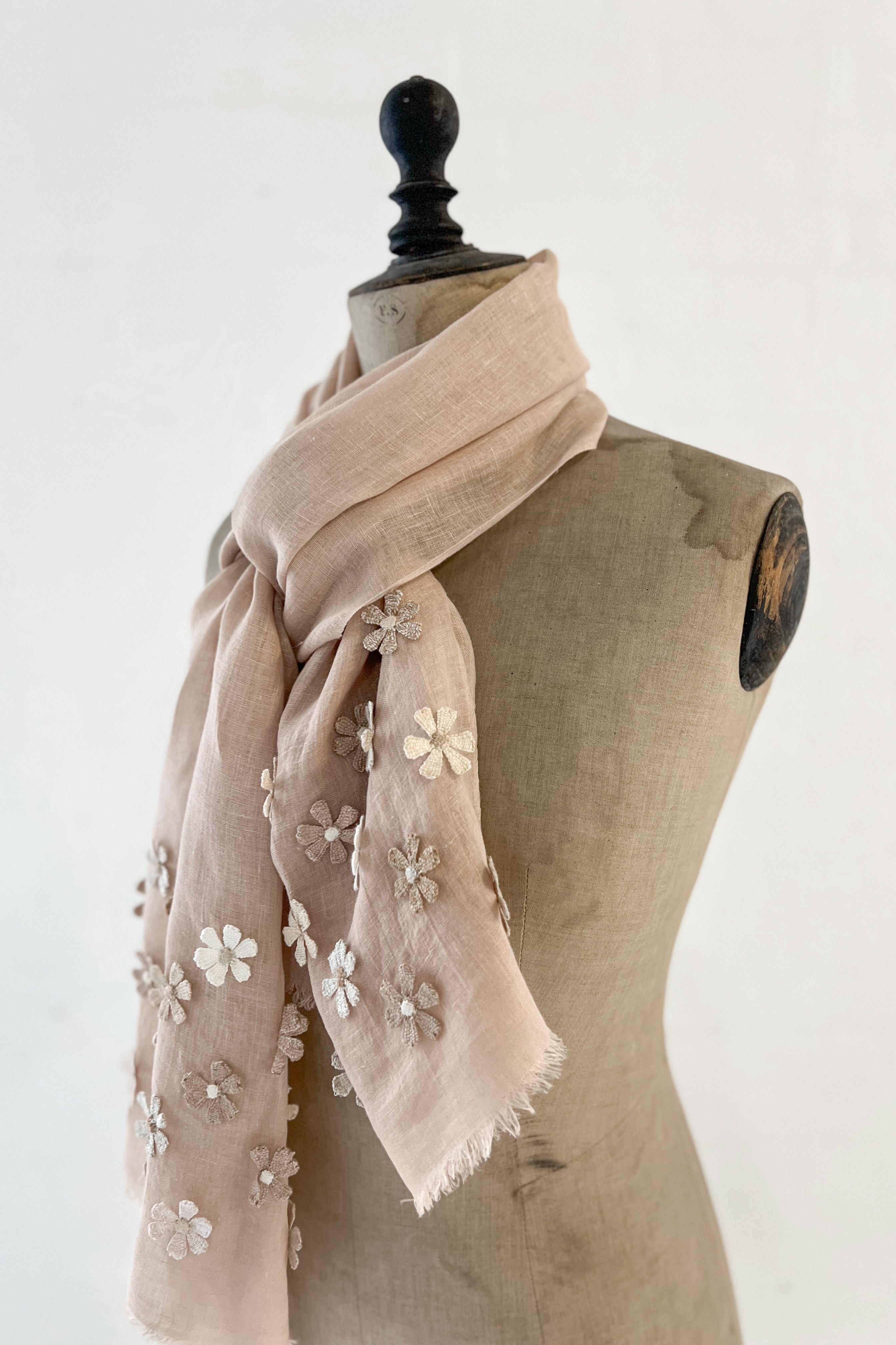 Sophie Digard | Embroidered Linen Stole | Daisy