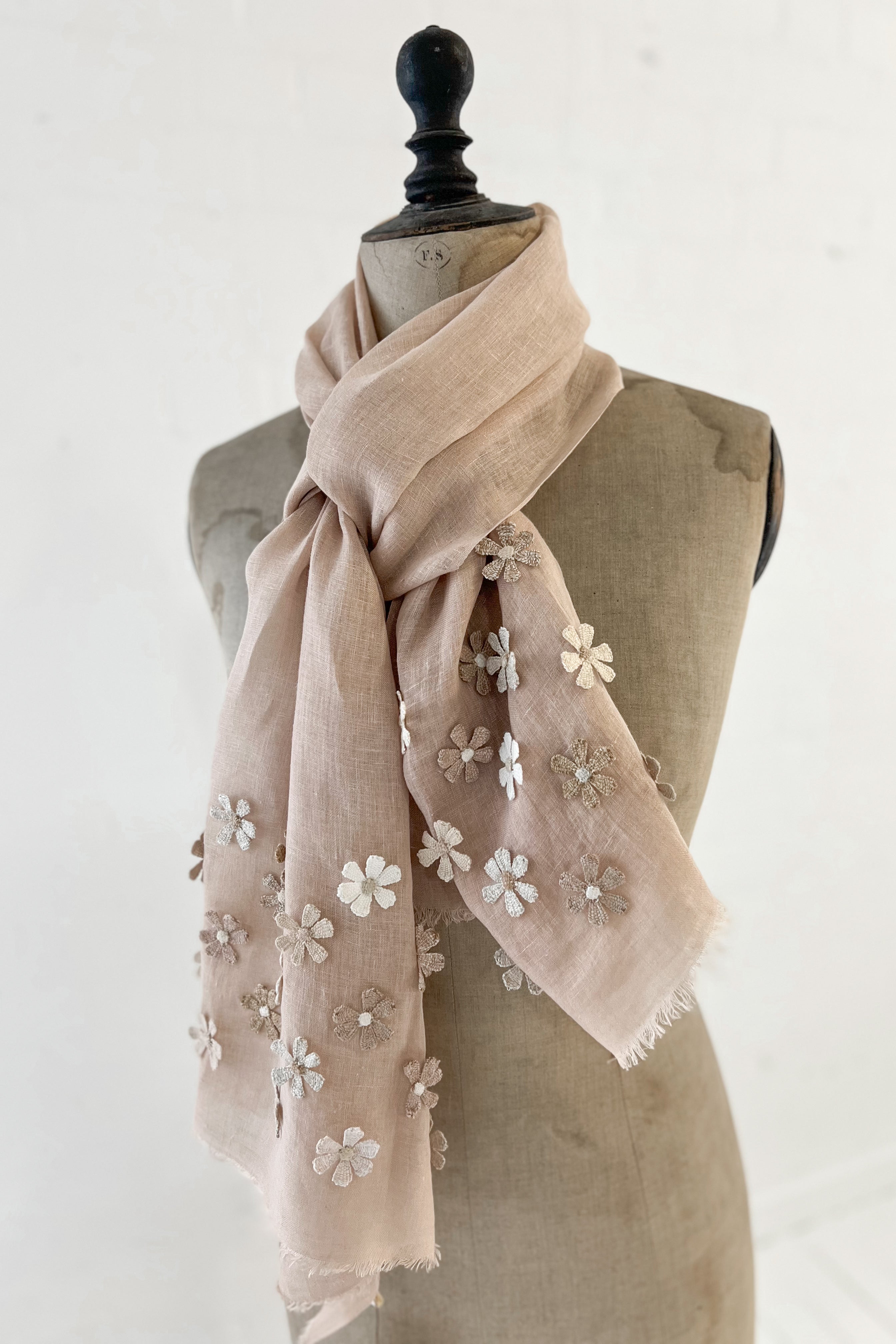 Sophie Digard | Embroidered Linen Stole | Daisy