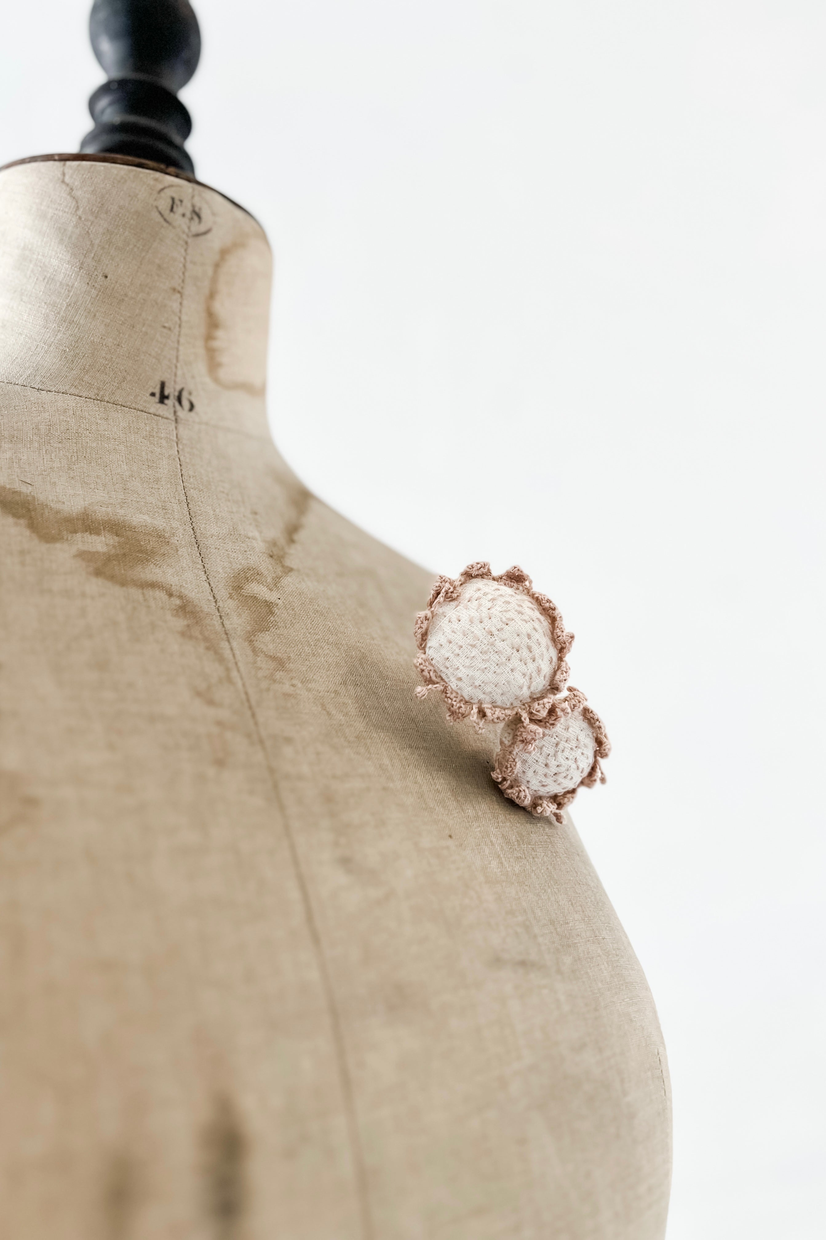 Sophie Digard | Fine Crochet Duo Brooch | Neutral Linen