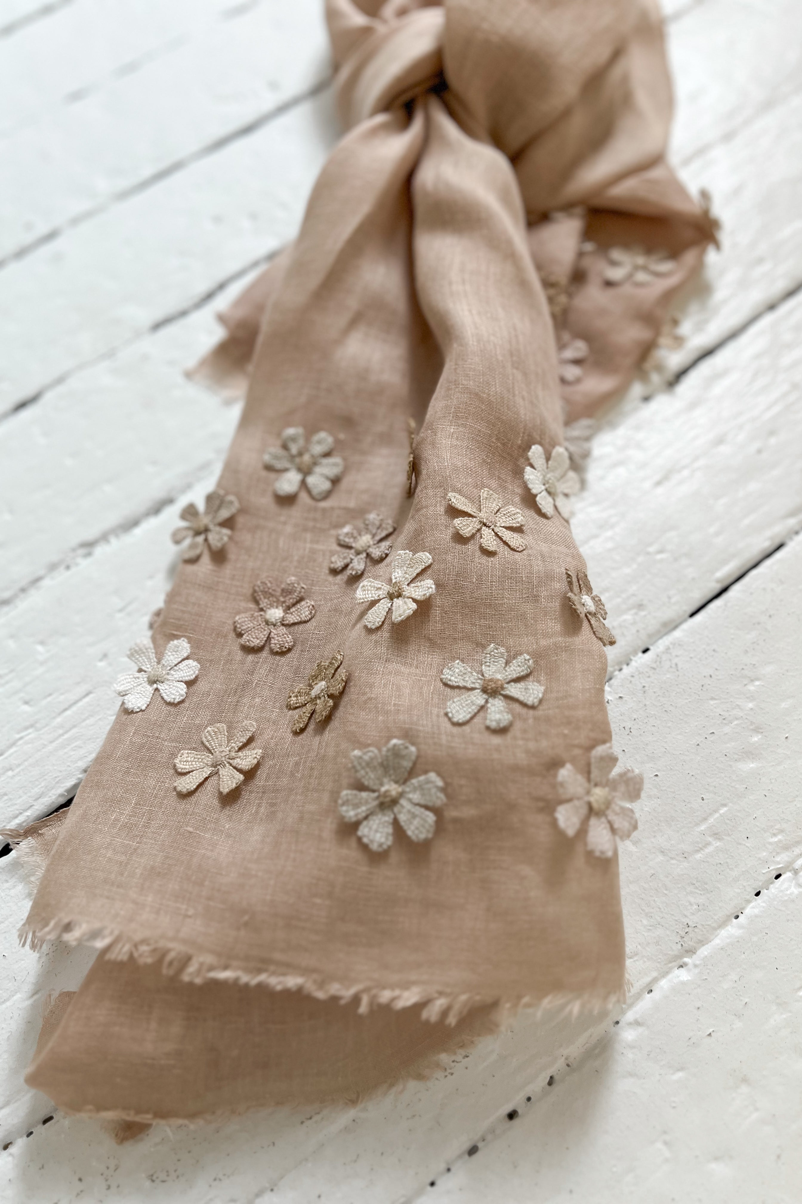 Sophie Digard | Embroidered Linen Stole | Daisy