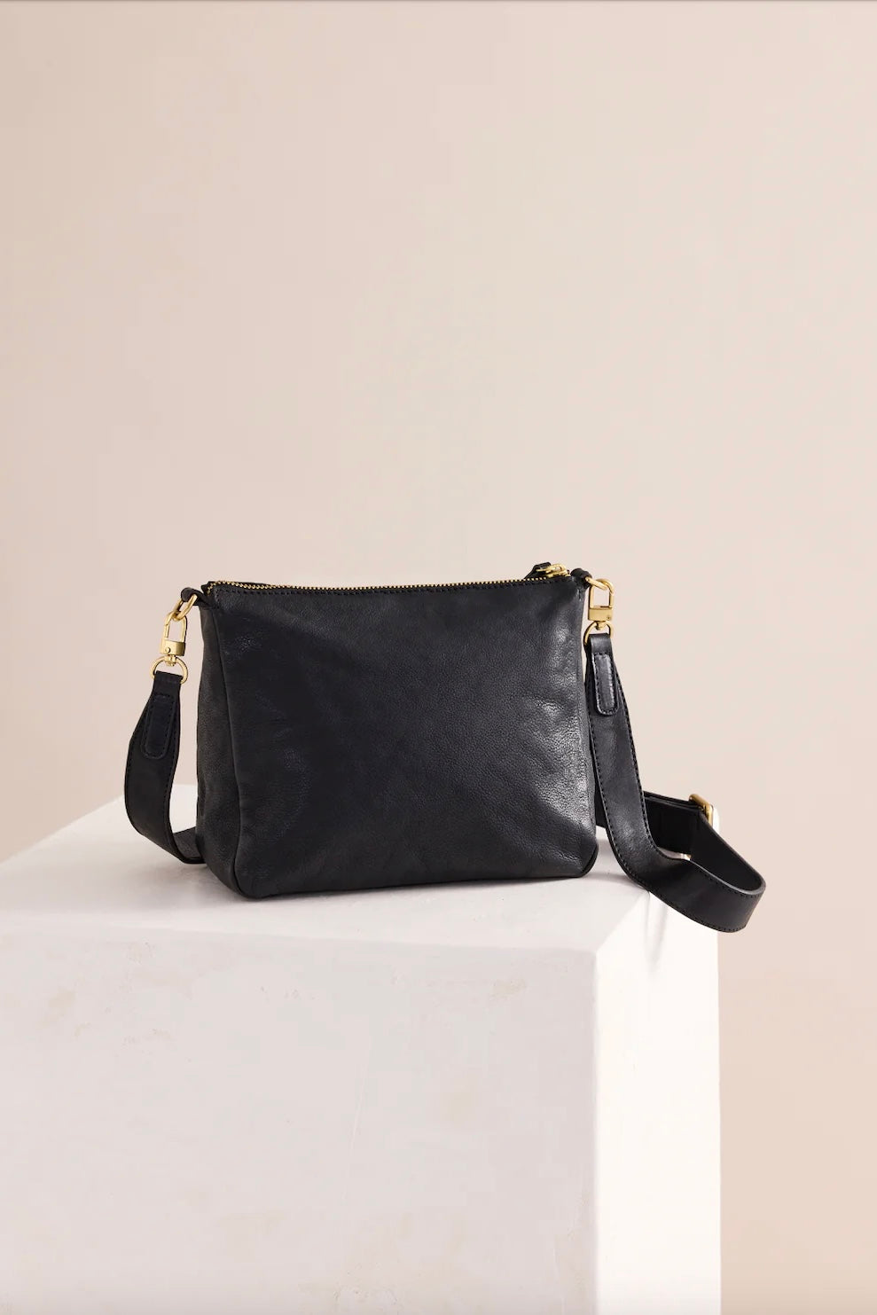 JuJu & Co | Frida Crossbody | Black