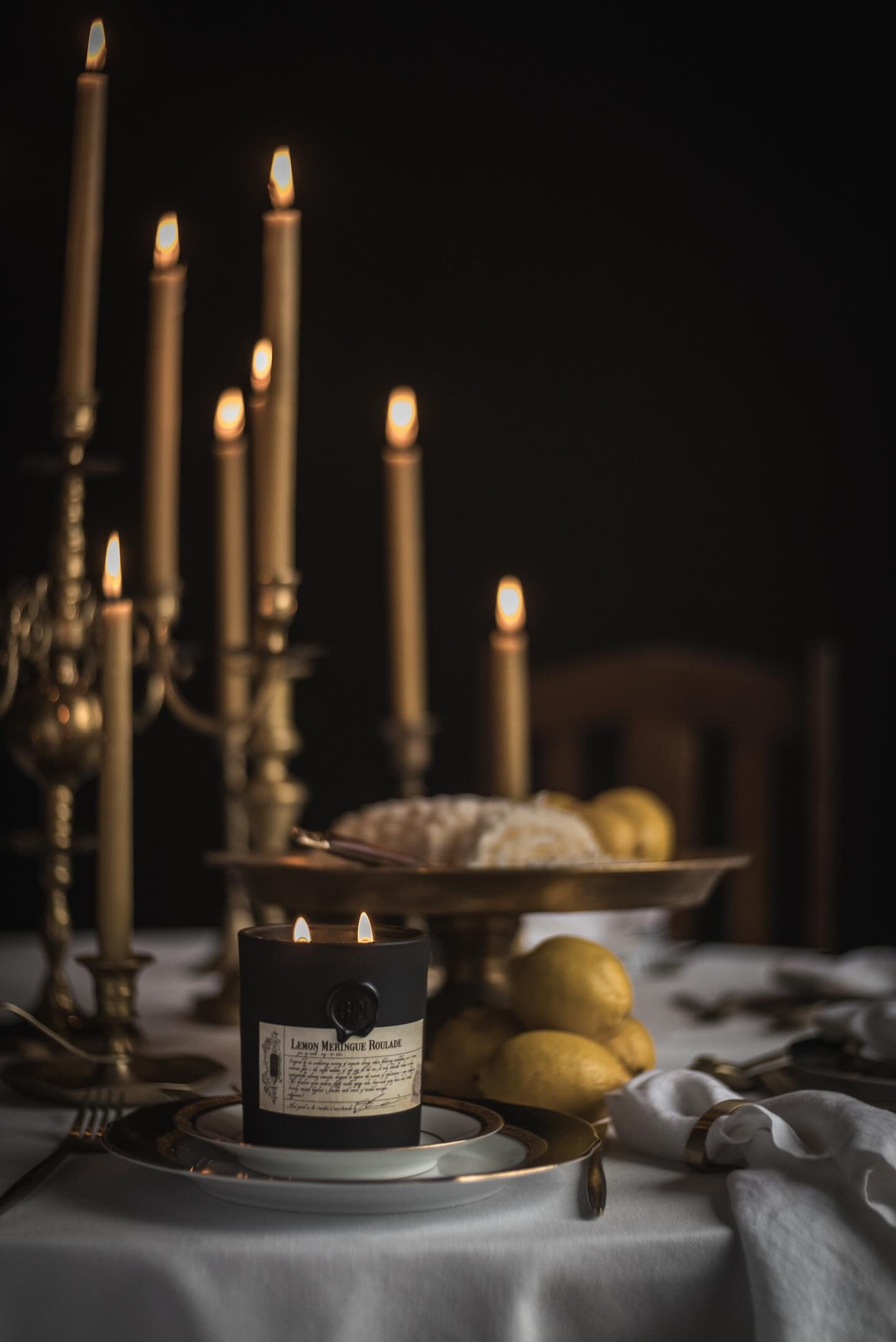 Blanc & Nero | Lemon Meringue Roulade Candle