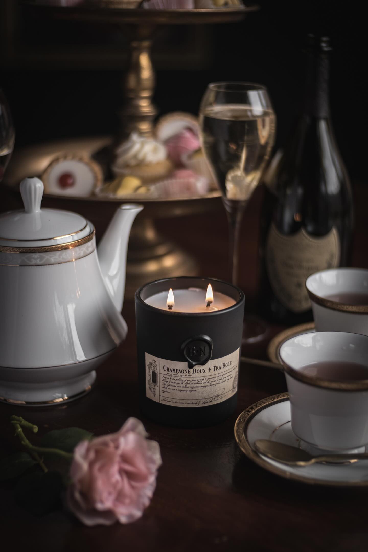 Blanc & Nero | Champagne Doux & Tea Rose Candle